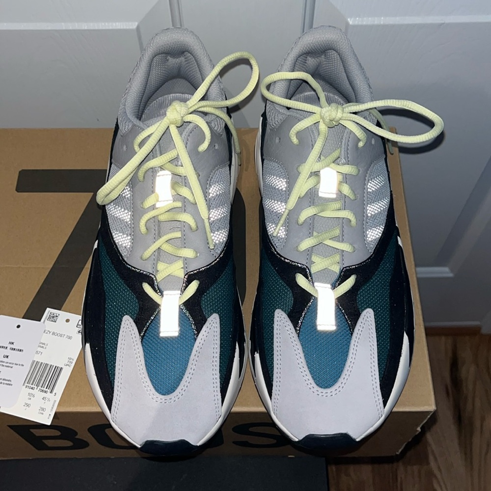 YEEZY Boost 700 Wave Runner (Original Color-way)